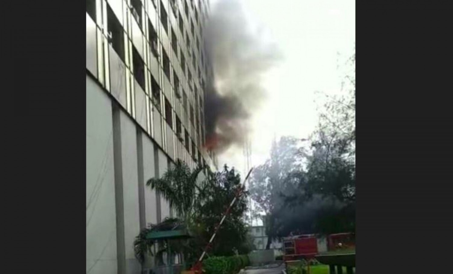 Côte d'Ivoire : Plateau, un incendie déclaré à la direction des grandes entreprises aux impôts