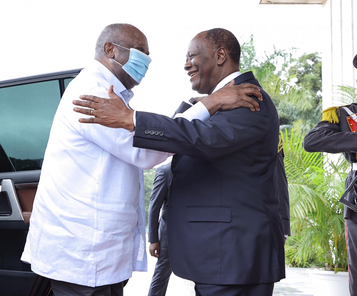 Côte d'Ivoire : Avant la rencontre,  ce que Gbagbo, Ouattara et Bédié se sont dit sur le perron du palais présidentiel