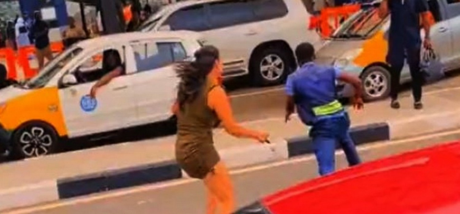 Ghana :  Une femme s'offre en spectacle à l'aéroport et se fait arrêter