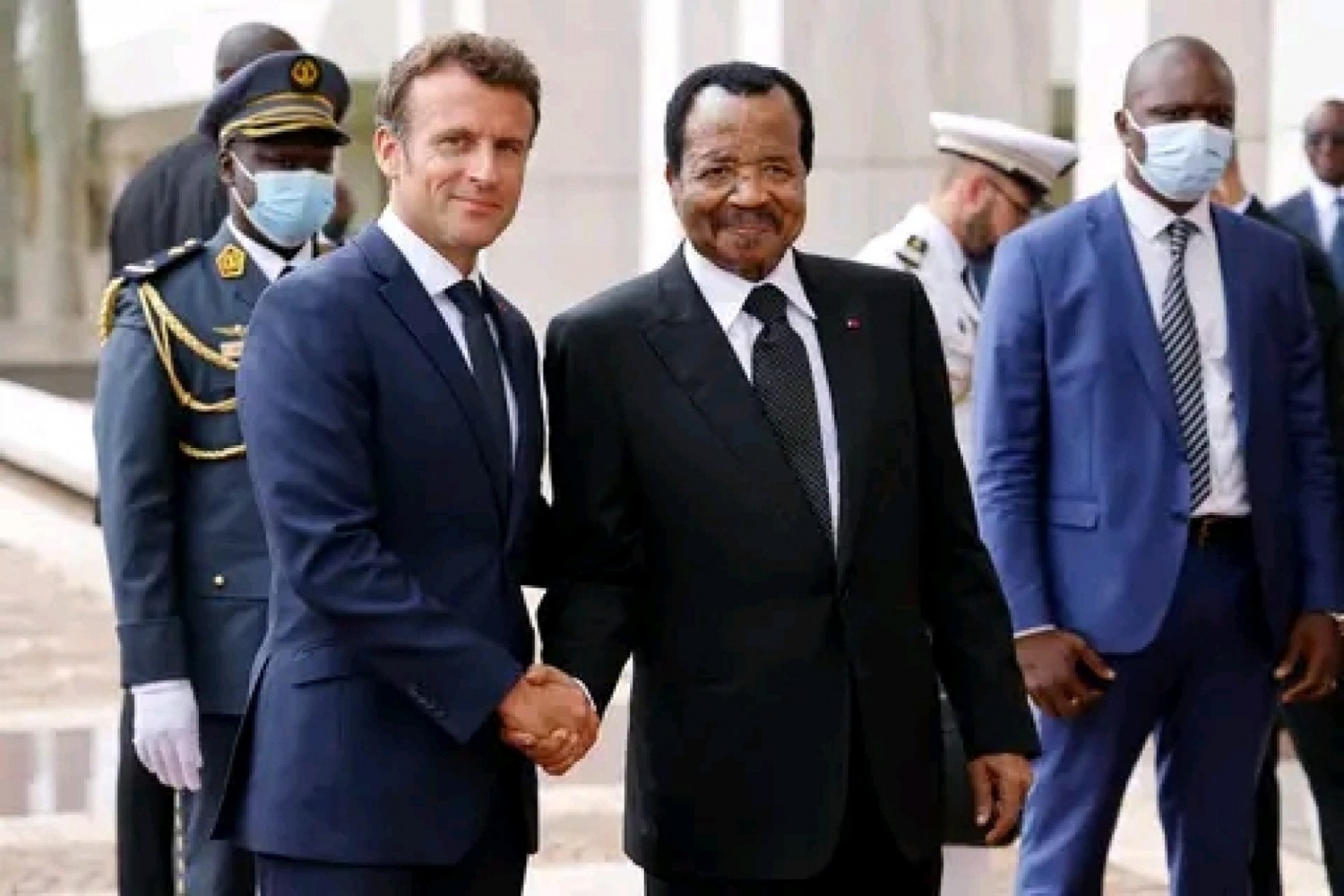 Cameroun : Macron repart du Cameroun, où il a tenté de réaffirmer l'influence de la France qui perd du terrain en Afrique