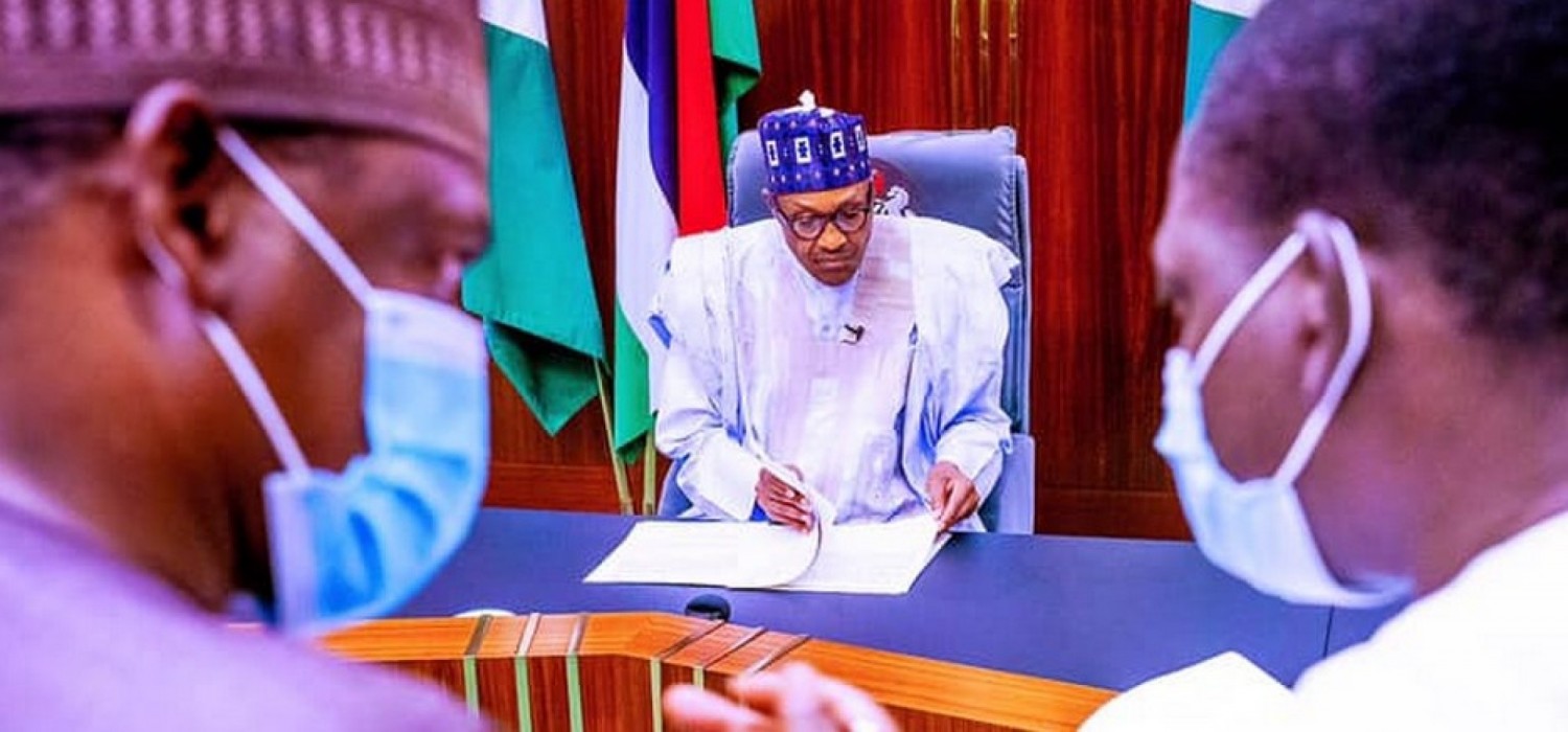 Nigeria :  Buhari menacé de destitution, la présidence réagit