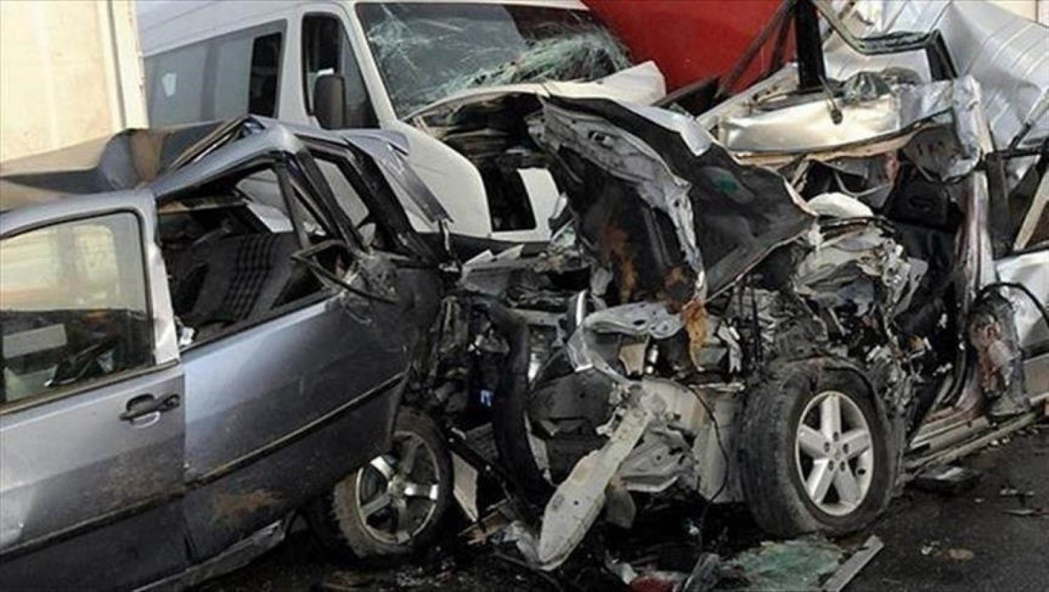 Côte d'Ivoire : Une quinzaine de morts dans une collision entre un camion et minicar