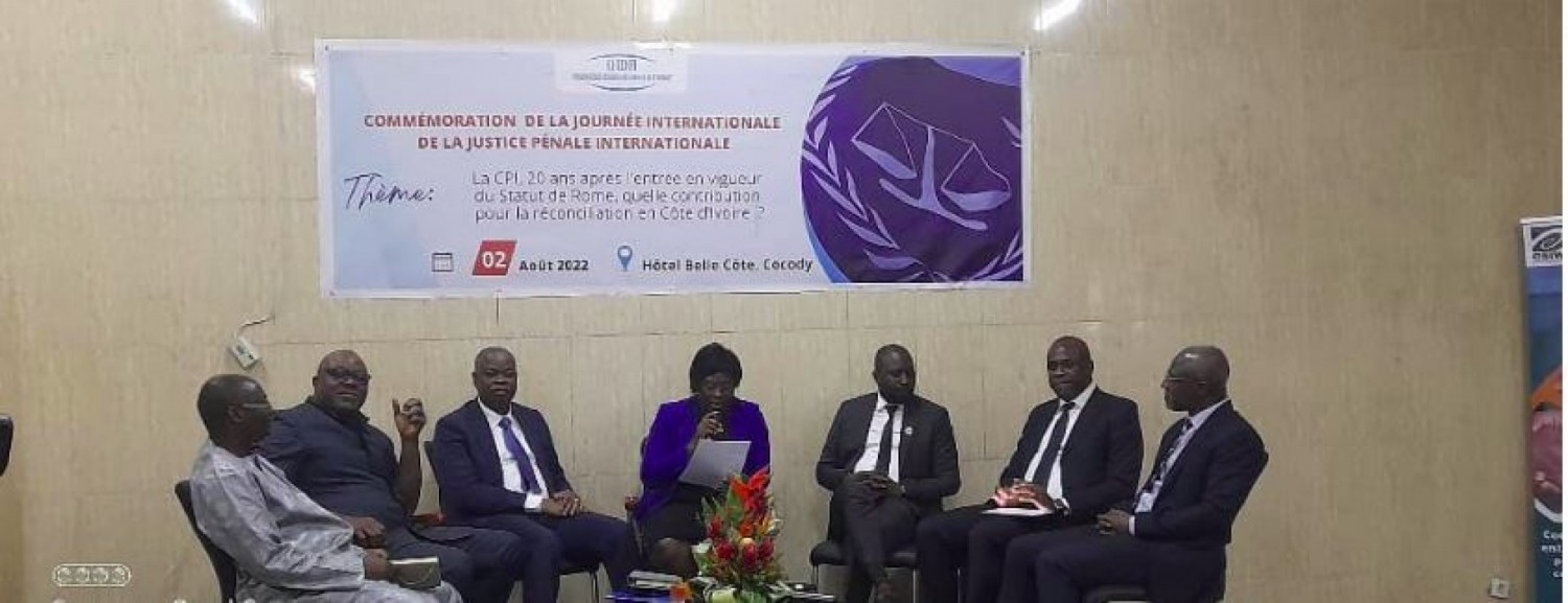 Côte d'Ivoire : CPI, 20 ans après l'entrée en vigueur du statut de Rome, à Abidjan, opposition et parti au pouvoir en débattent autour d'une table