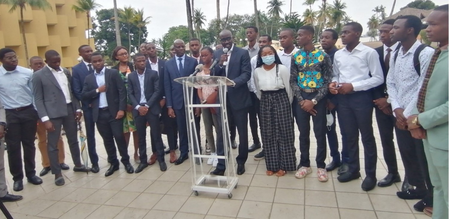 Côte d'Ivoire :   26 étudiants admis dans les meilleures écoles de Commerce et d'ingénieurs de France, Cissé et Diawara les exhortent à retourner au pays après leurs études
