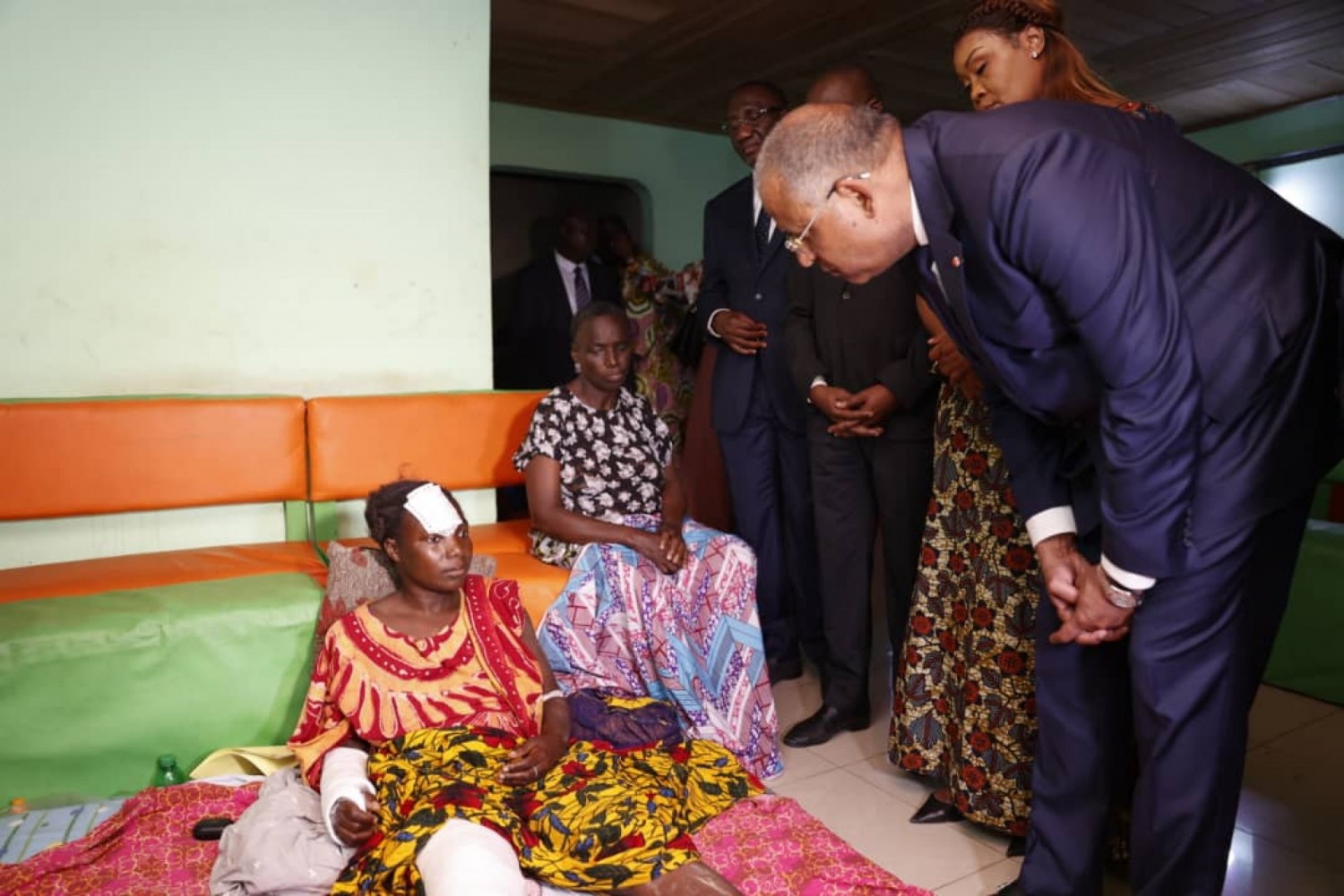 Côte d'Ivoire:    Accident meurtrier du week-end dernier, Patrick Achi apporte le soutien du chef de l'Etat aux parents des victimes d'Attiékoi et annonce la prise en charge des obsèques
