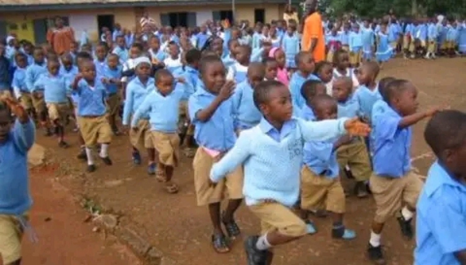 Cameroun : Rentrée scolaire, près de 500 établissements scolaires  clandestins fermés - KOACI