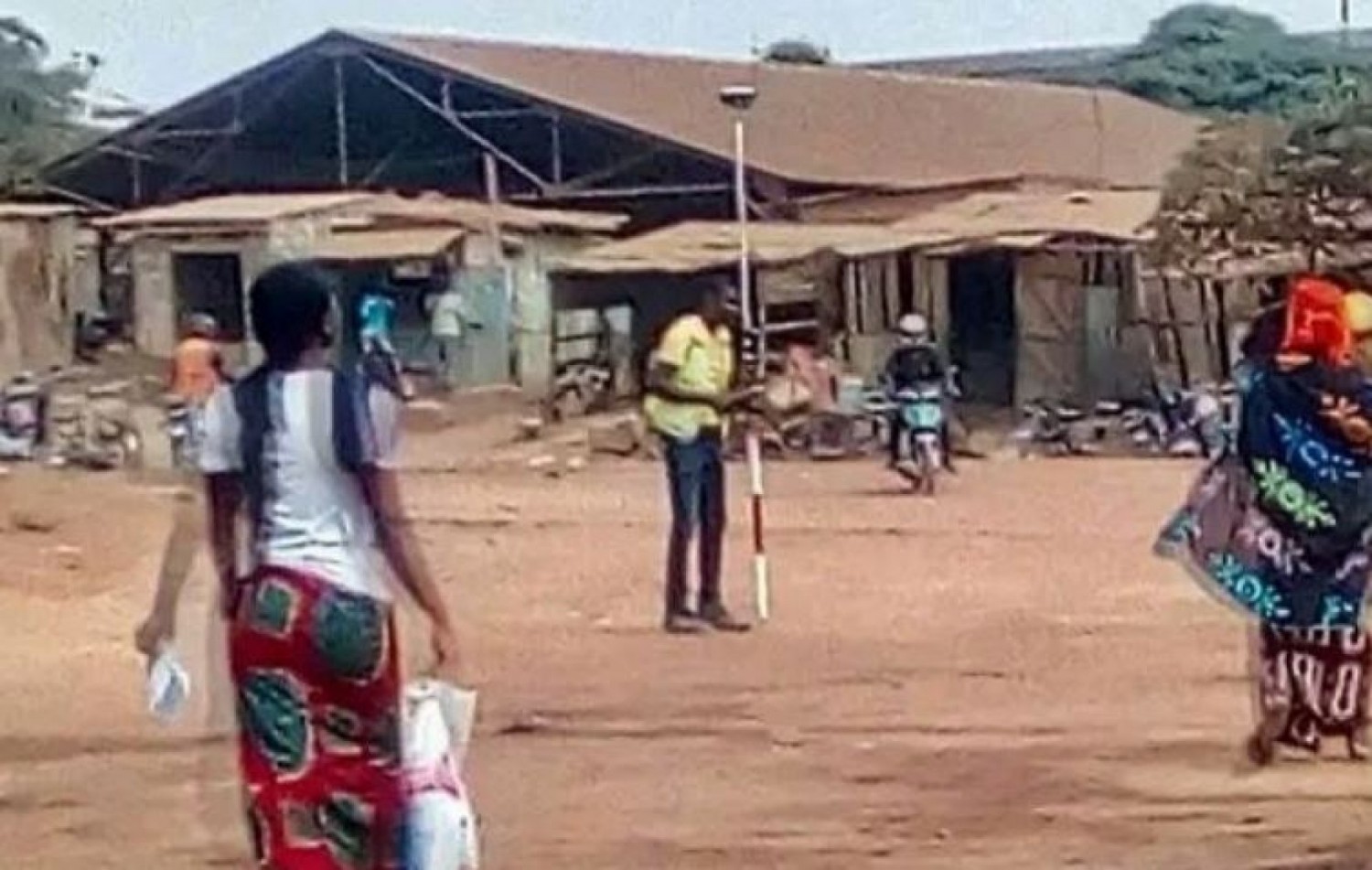 Côte d'Ivoire : Affaire bitume détourné dans un quartier à Bouaké, un cadre RHDP interpelle le ministre Sansan Kambilé