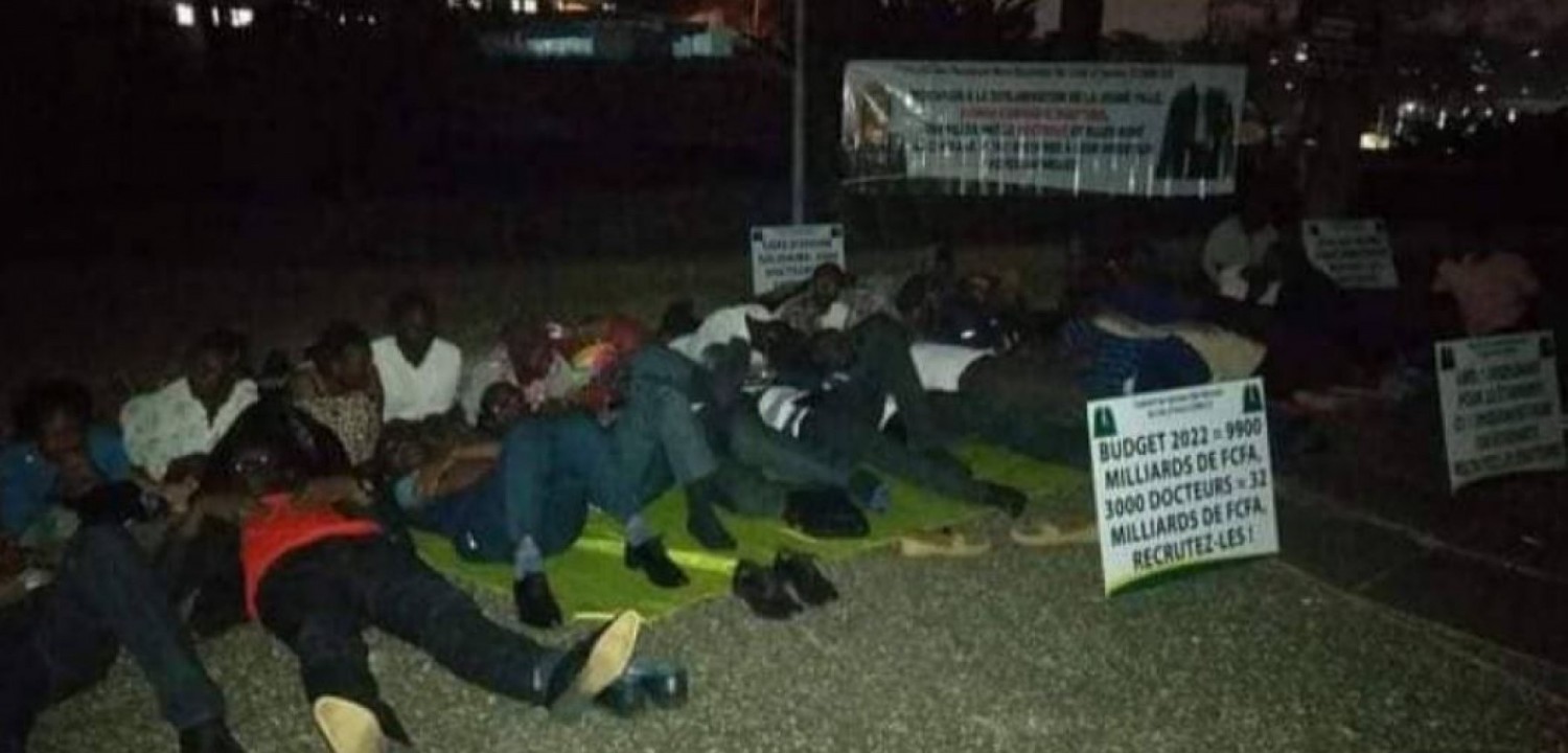 Côte d'Ivoire : Grève de faim pour une durée indéterminée entamée par le collectif des docteurs non recrutés qui s'en remet à Dieu