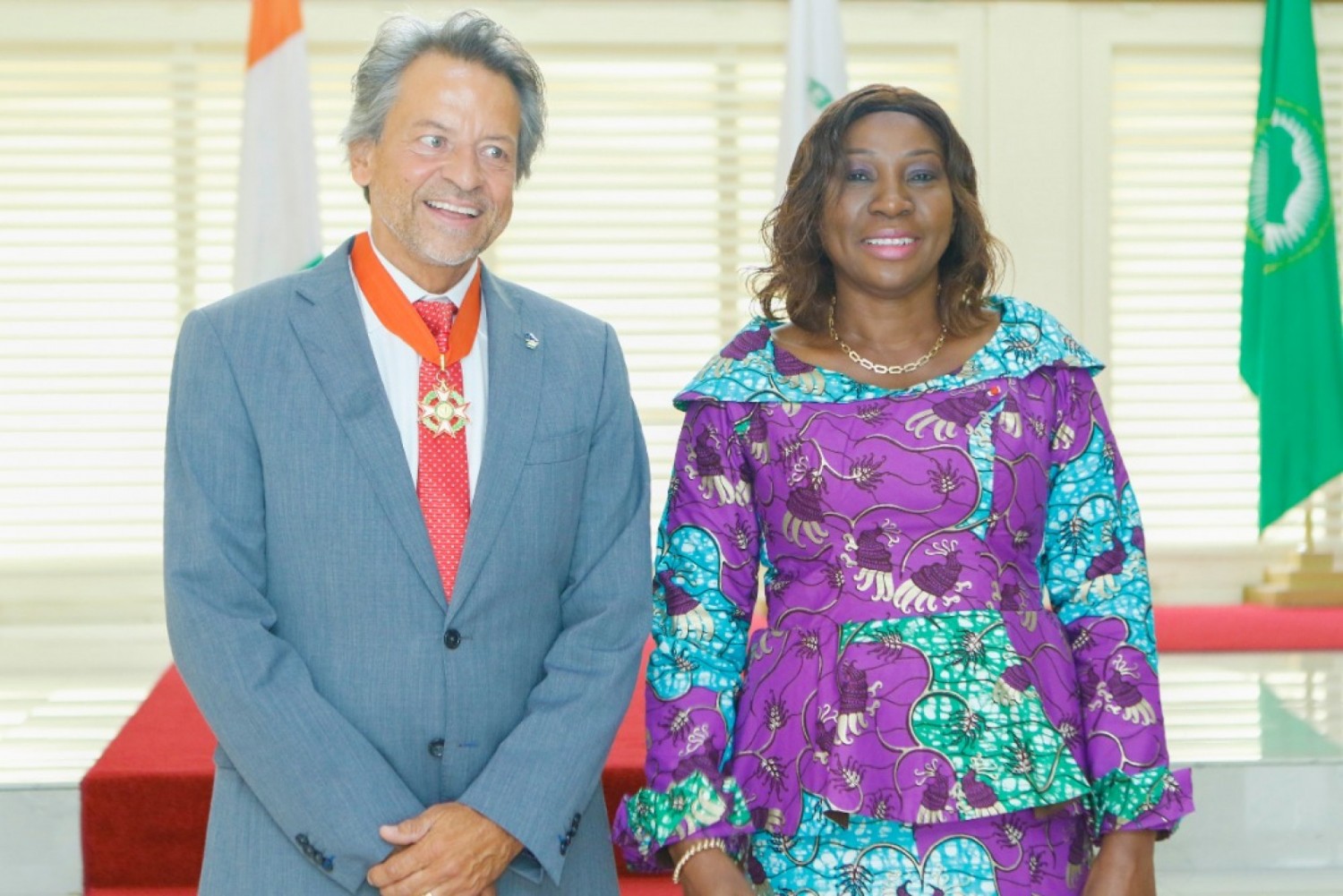 Côte d'Ivoire :    Diplomatie, Jobst Von Kirchmann, ex-Ambassadeur de l'UE fait ses adieux à Kandia Camara qui le fait Commandeur dans l'ordre du mérite national