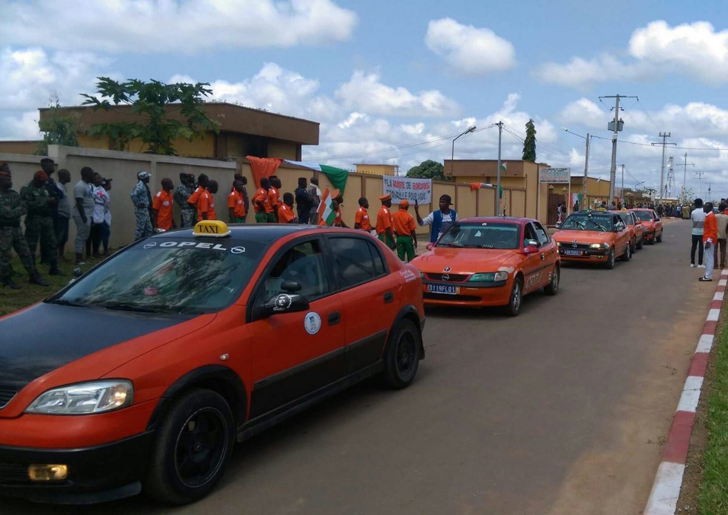 Côte d'Ivoire : Bondoukou, pour dénoncer tracasseries policières, les chauffeurs de taxis en grève illimitée