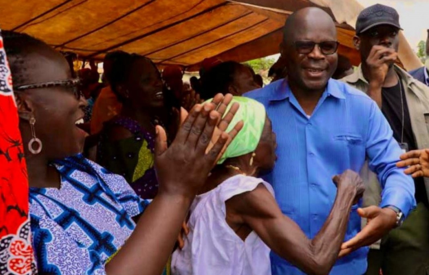 Côte d'Ivoire :    Plusieurs mois après sa nomination, les parents de Pierre Dimba à Ouattara : « Ce choix de notre frère, fils, vient essuyer de façon définitive toutes nos l'armes qui coulaient depu