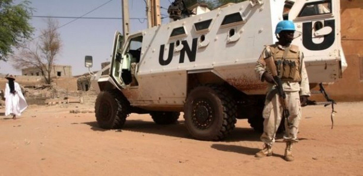 Mali : Un véhicule de la Minusma heurte une mine , trois casques bleus blessés