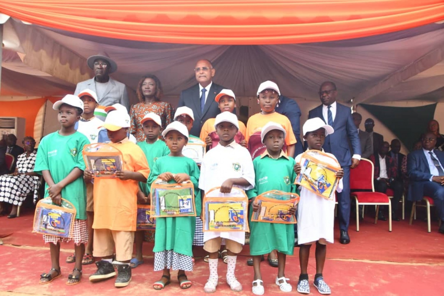 Côte d'Ivoire :    34 349 626 kits scolaires distribués pour un montant de 100.237.703.643 de FCFA CFA de 2011 à 2022, dont 5 319 679 kits scolaires cette année