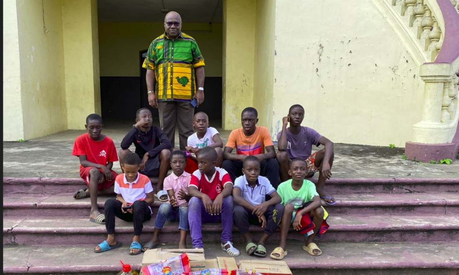 Côte d'Ivoire : Prise en charge de ses pensionnaires, Ehivet Ebah fait un don à l'orphelinat de Bingerville
