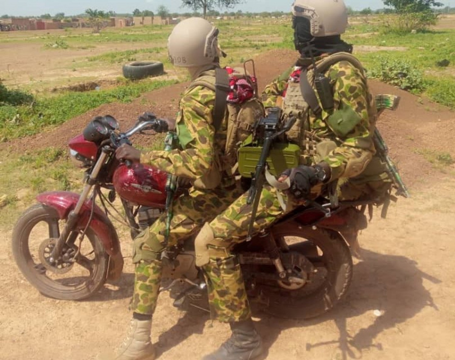 Burkina Faso : Deux soldats et une dizaine de terroristes tués dans une attaque