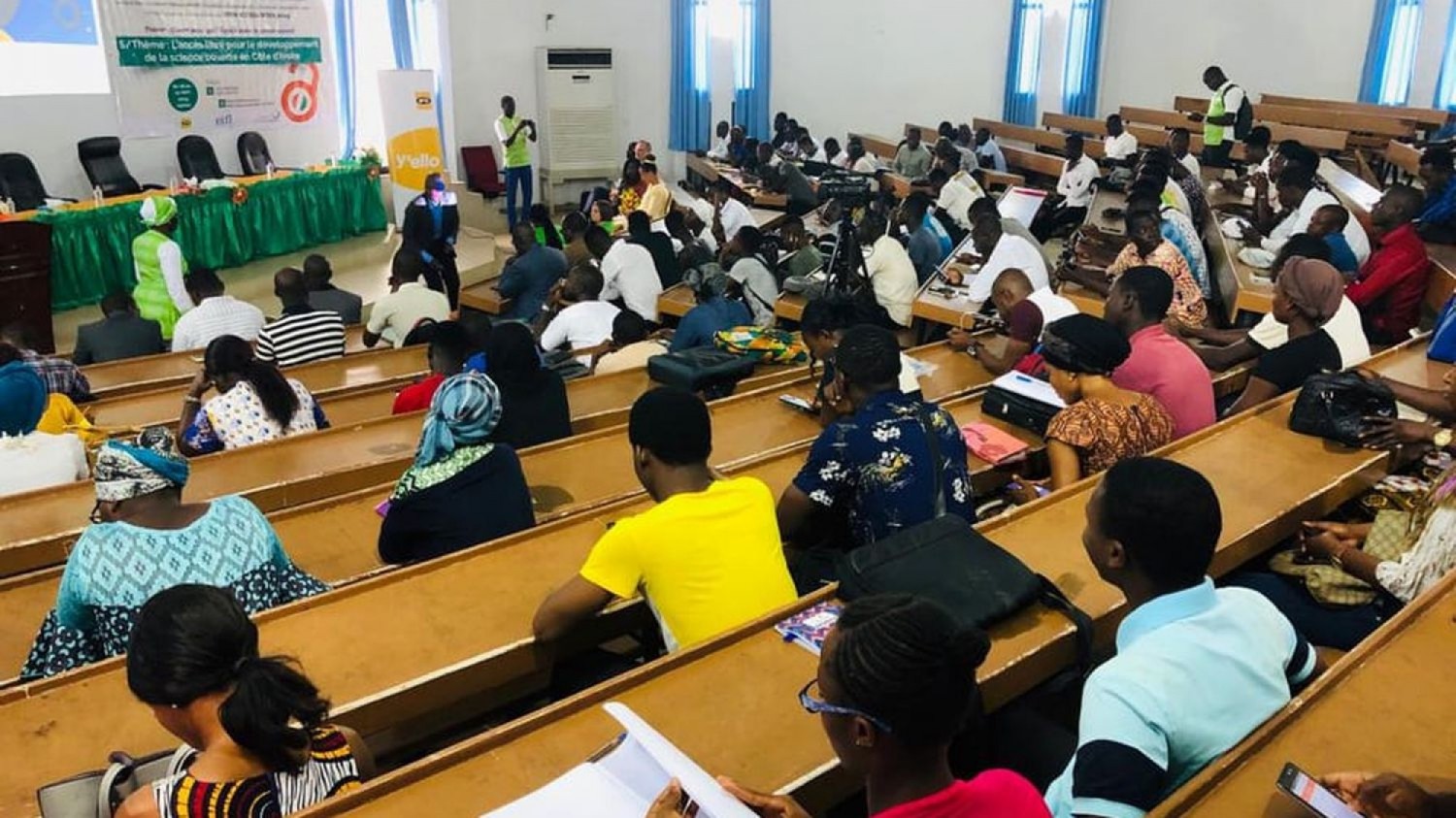 Côte d'Ivoire :  Rentrée universitaire 2022-23 prévue le 3 octobre 2022, prêts de manuels essentiels aux élèves au coût de 10 000 FCFA