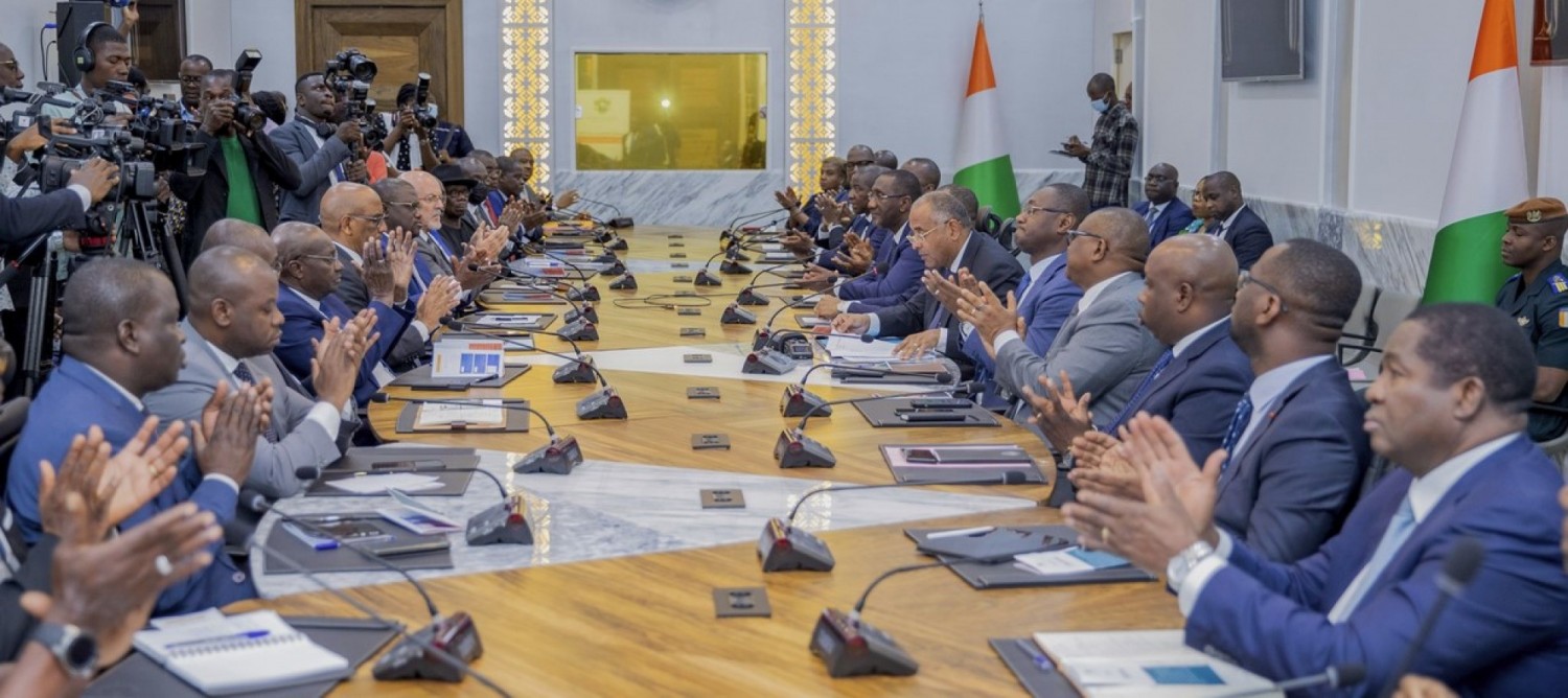 Côte d'Ivoire :   Sur une dette fournisseurs d'un total de 446,651 milliards, l'État annonce le paiement de 298, 461 milliards de FCFA au 31 août 2022