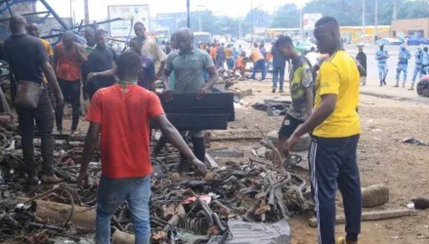 Côte d'Ivoire :    Plusieurs mois après leur déguerpissement de la casse d'Abobo, les ferrailleurs dénoncent l'occupation de leur site de recasement de N'Dotré et interpellent l'Etat