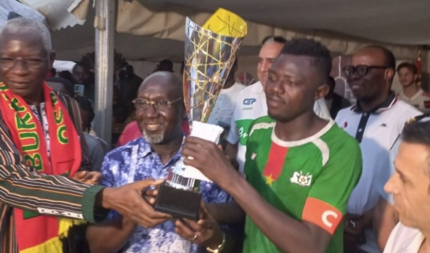 Côte d'Ivoire : Et pendant ce temps, la fraternité et la cohésion sociale entre les pays de la CEDEAO célébrées à travers le sport  à Abidjan, les  regrets d'Alcide Djédjé
