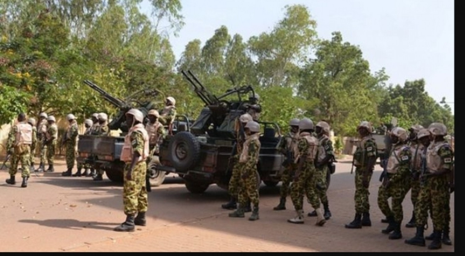 Burkina Faso : Des concertations en cours pour une « sortie négociée » de la crise, selon l'état major des armées
