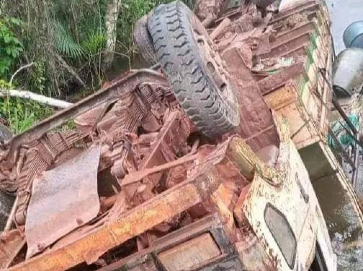 Côte d'Ivoire : Blolequin, un camion transportant des commerçants fait une sortie de route, 5 morts et des blessés