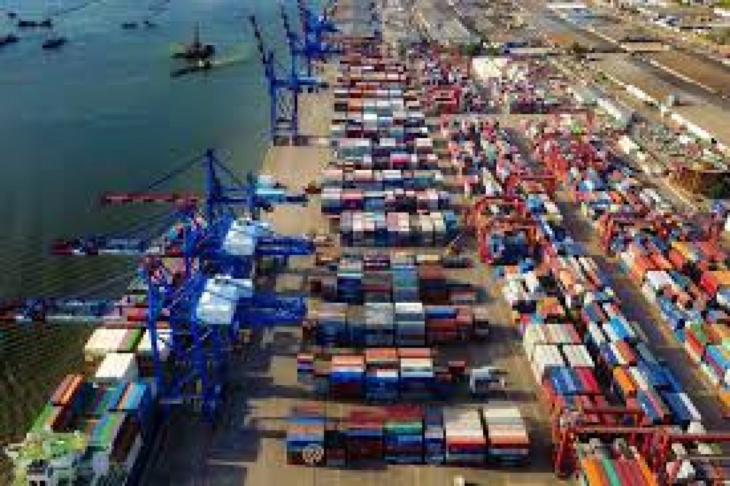 Côte d'Ivoire : Le Port d'Abidjan accepte  de dédier des aires de 4 ha et 2 ha sur la zone de remblai pour le stationnement à court terme des camions