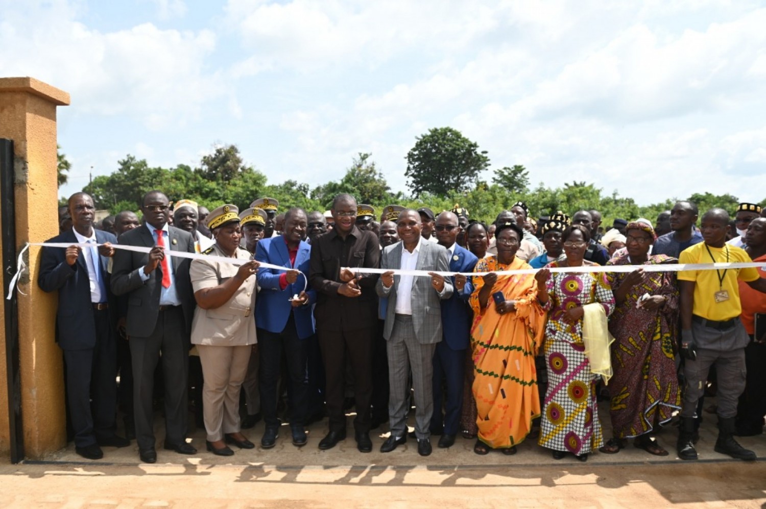 Côte d'Ivoire :    Béoumi, inauguration du Collège moderne d'Ando-Kékrénou, Sidi Touré annonce que plusieurs militants du FPI du village de Zèdè ont viré au RHDP