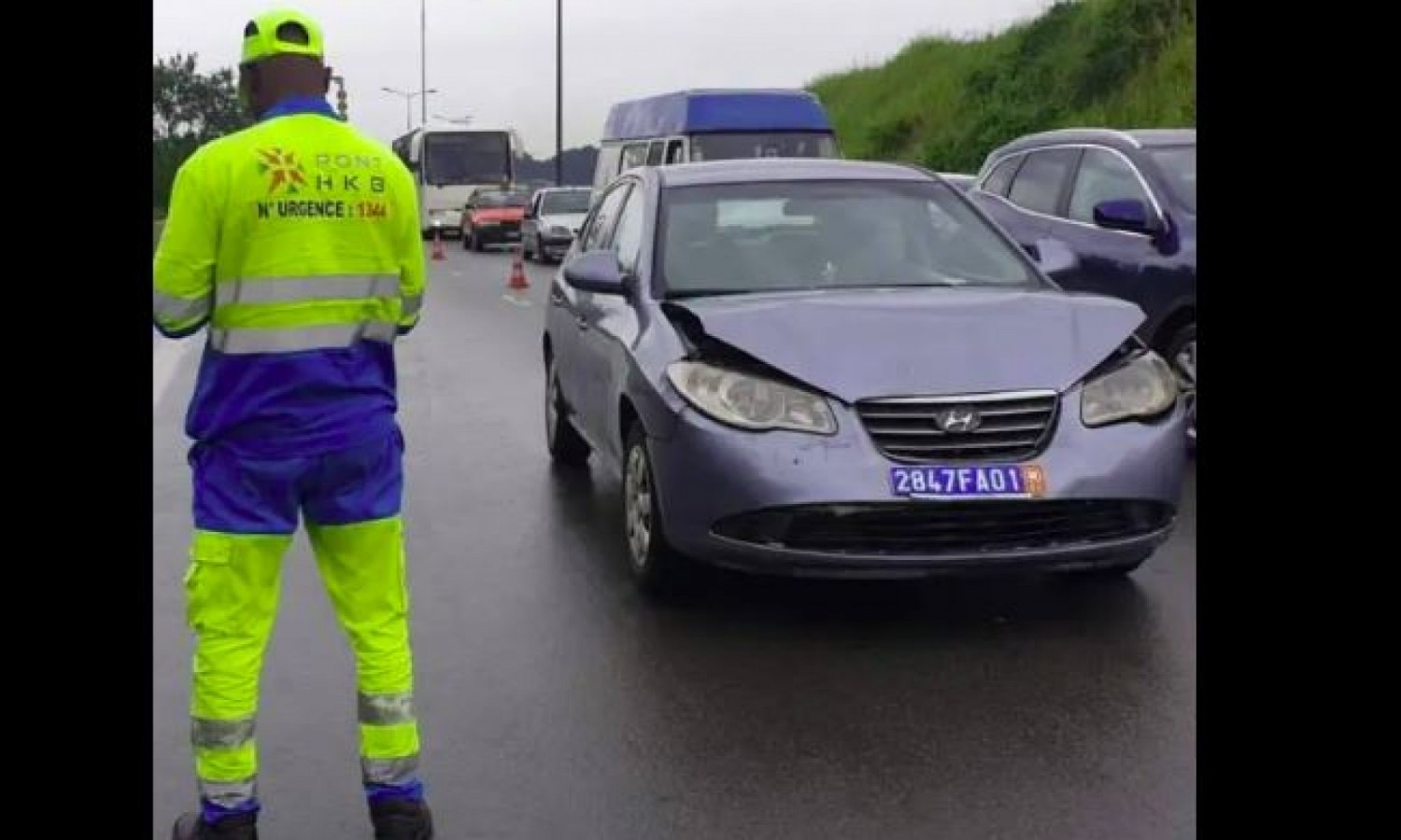 Côte d'Ivoire : Le président de la confédération des consommateurs échappe à un drame sur le pont HKB, un usager refusant de payer le péage roule en sens inverse et le percute