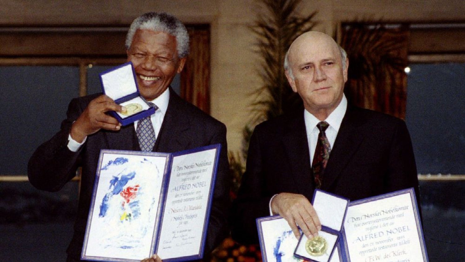 Afrique du Sud : Le prix Nobel décerné à l'ex-Président de Klerk dérobée à son domicile