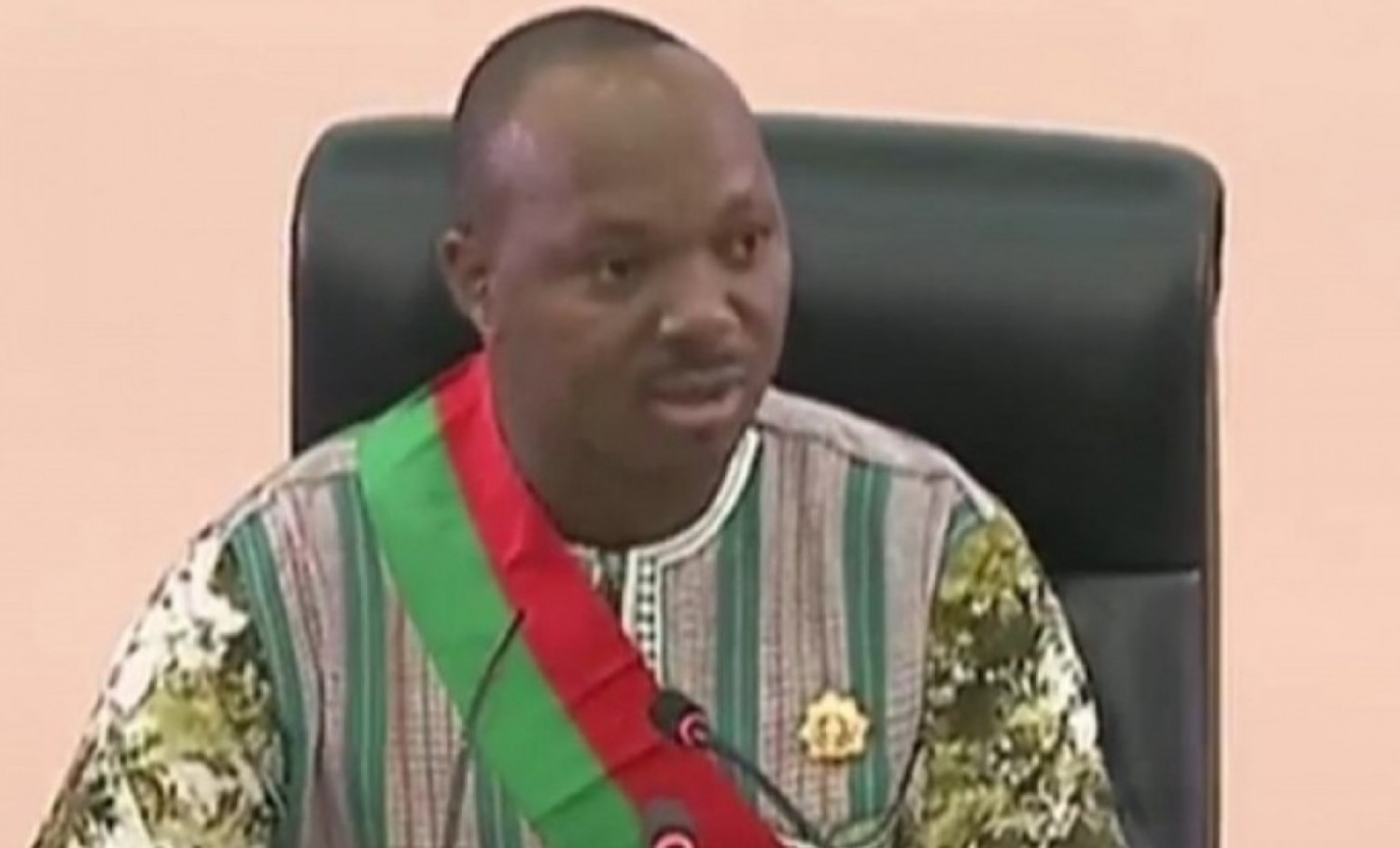 Burkina Faso : Installation du parlement de transition, Ousmane Bougouma élu président
