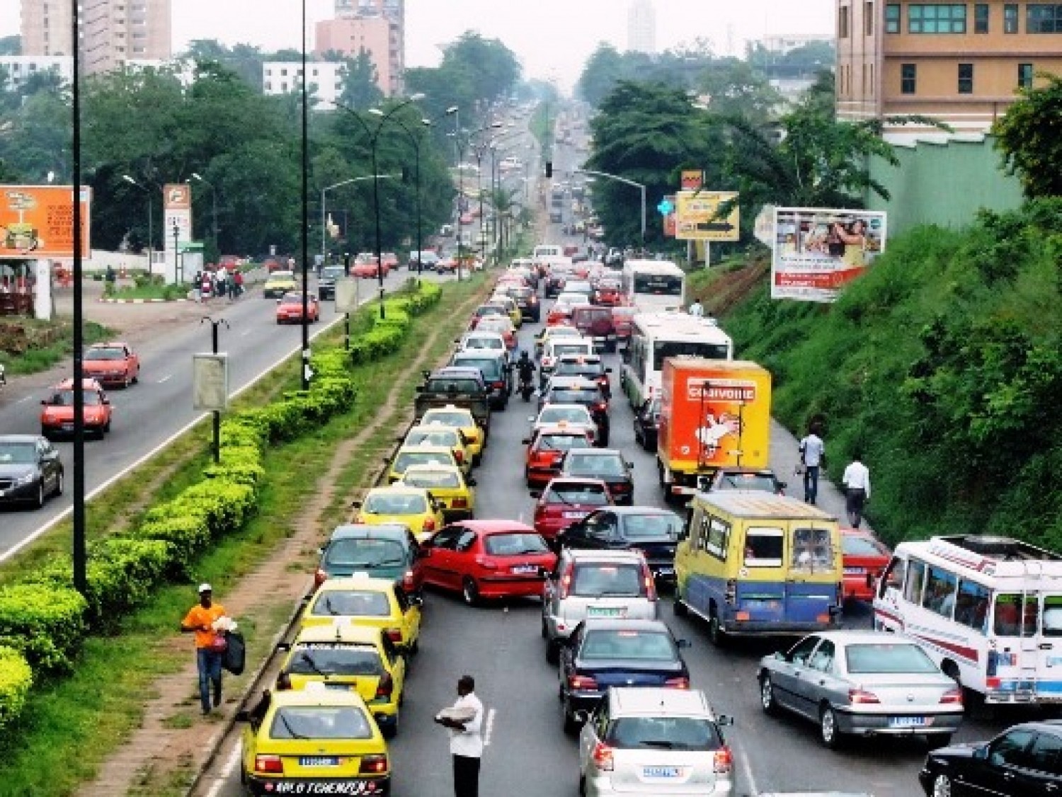 Côte d'Ivoire : Les statistiques montrent les abidjanais(es) perdent environ 3h par jour dans le transport, une perte entre 1200 et 1700 milliards de FCFA pour l'Etat
