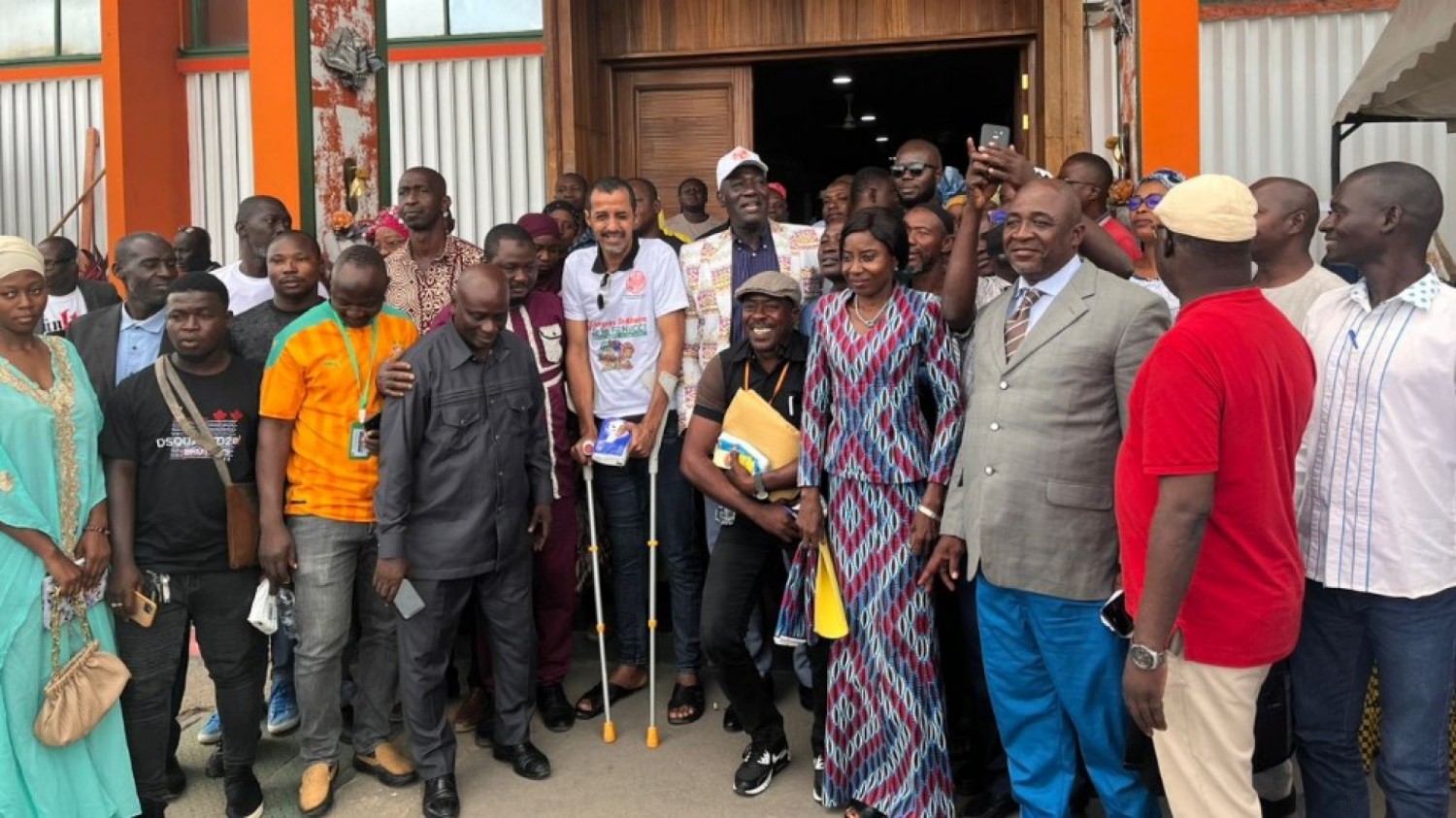 Côte d'Ivoire :    Fermeture des espaces marchands sur l'étendue du territoire national, la FENACCI annonce la suspension de son mouvement après une rencontre avec le Premier ministre