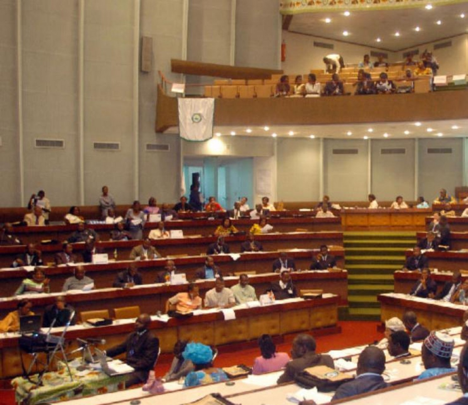 Cameroun : l'Assemblée nationale s'apprête à entériner la hausse du coût de nombreux services dès le 1er janvier 2023