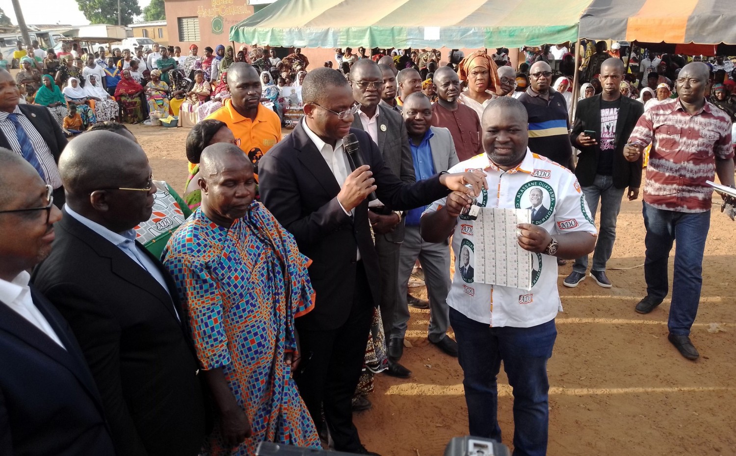 Côte d'Ivoire : Yves Toto, le candidat du président Ouattara aux municipales à Sakassou présenté aux populations par le ministre Sidi Touré