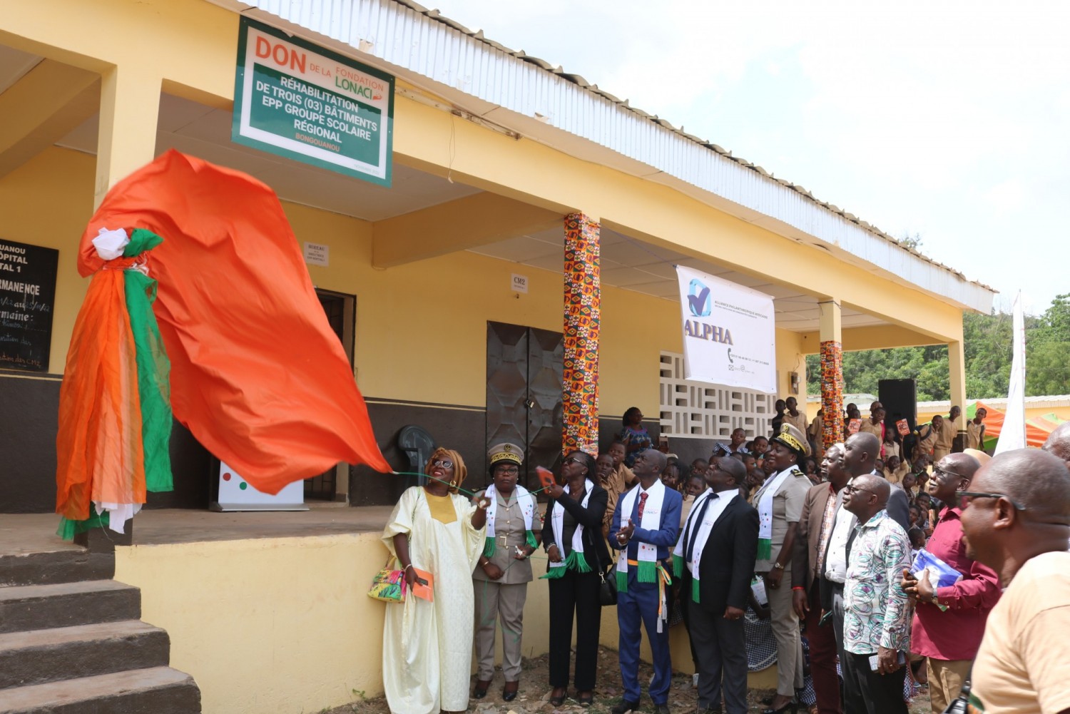 Côte d'Ivoire :  Caravane du social de la Fondation LONACI 2022, Un centre de santé intégré et une école réhabilitée dans la région du Moronou