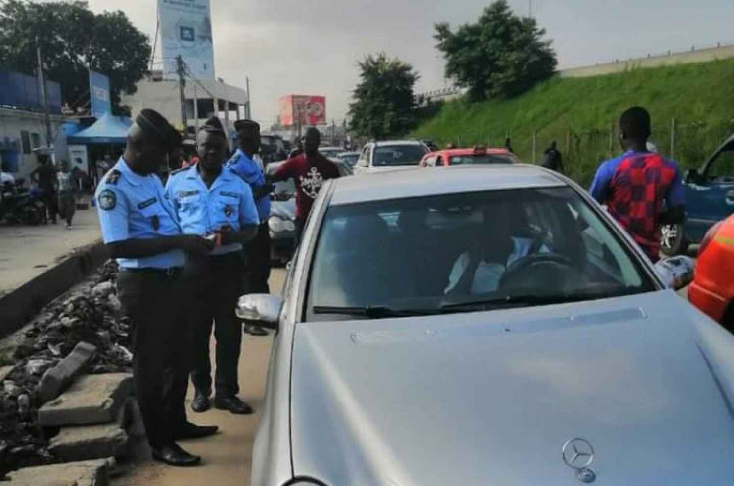 Côte d'Ivoire : La Police intensifie ce lundi son opération contre les véhicules non en règles