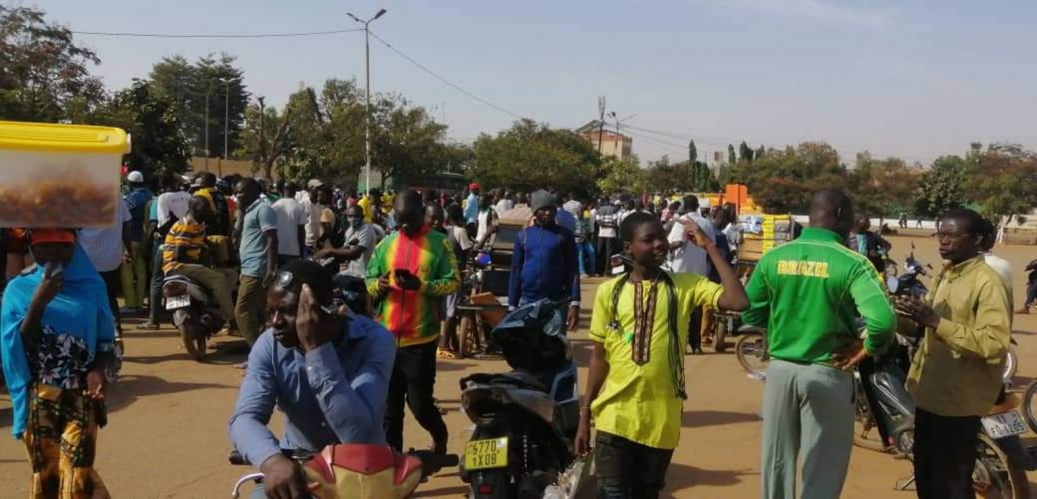 Burkina Faso : Nouvelle manifestation de soutien à Traoré suite à des rumeurs de putsch