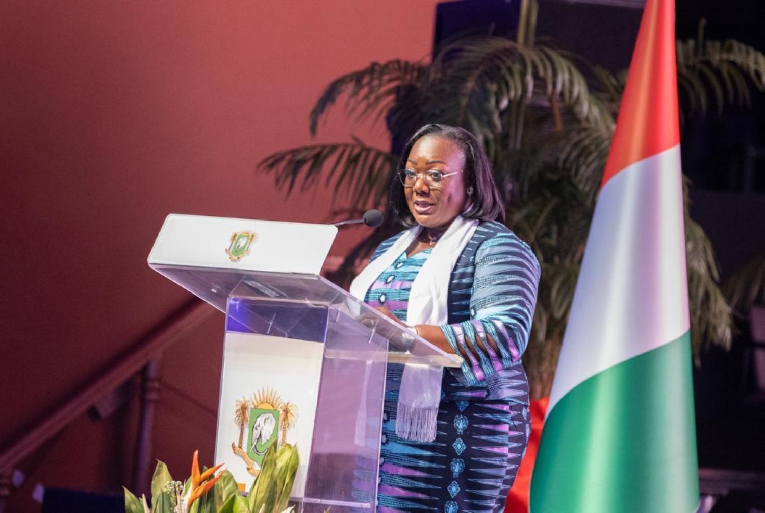 Côte d'Ivoire : Les fonctionnaires demandent au président  de leur faire confiance, Anne Ouloto : «  Les dépenses massives consenties visent à accélérer la transformation de l'Administration »