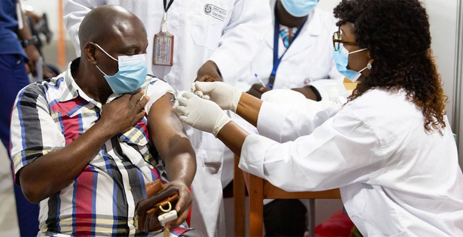 Côte d'Ivoire : Des individus se réclamant du Ministère de la Santé sillonnent les communes en invitant les personnes ayant fait le vaccin COVID à s'inscrire sur une liste