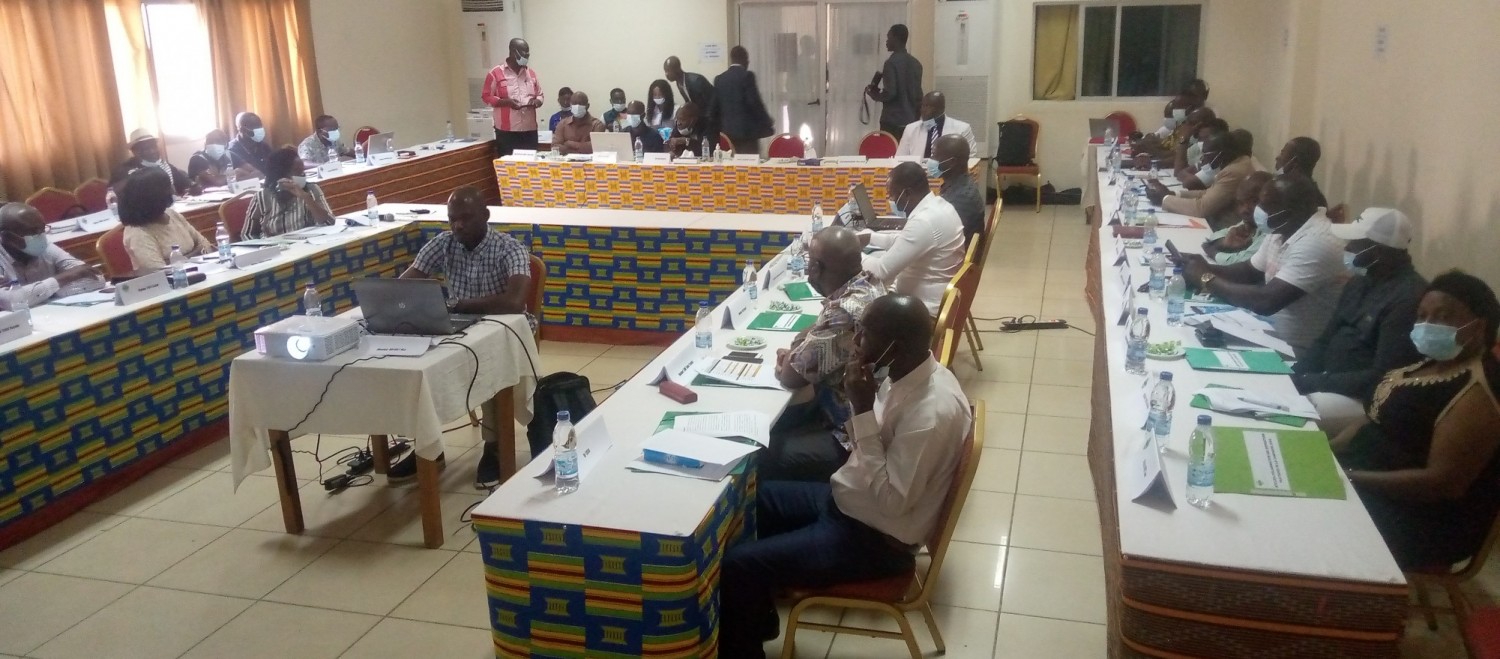 Côte d'Ivoire :   Crise dans la filière hévéa, manipulation des textes à l'approche des prochaines élections, des risques d'affrontements