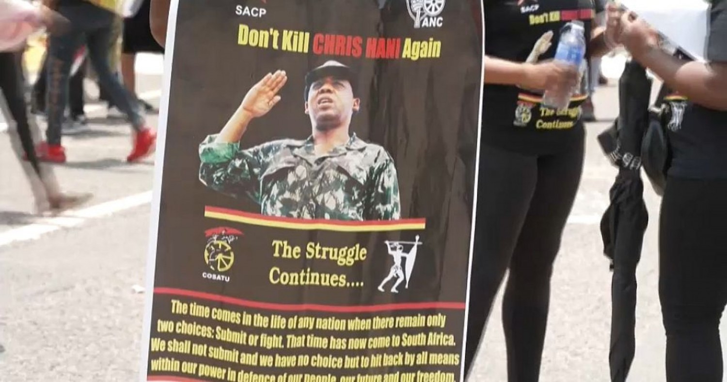 Afrique du Sud : Tollé après la libération de l'assassin du militant anti-apartheid  Chris Hani