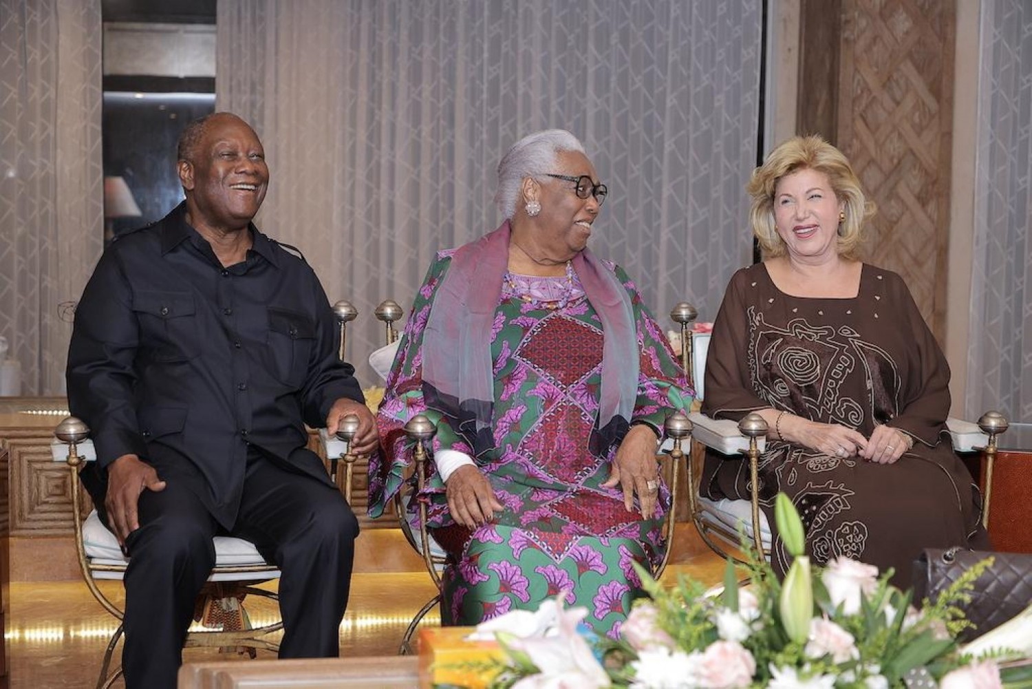 Côte d'Ivoire :   Le couple présidentiel rend une visite familiale à Thérèse Houphouët-Boigny à sa résidence de la Riviera