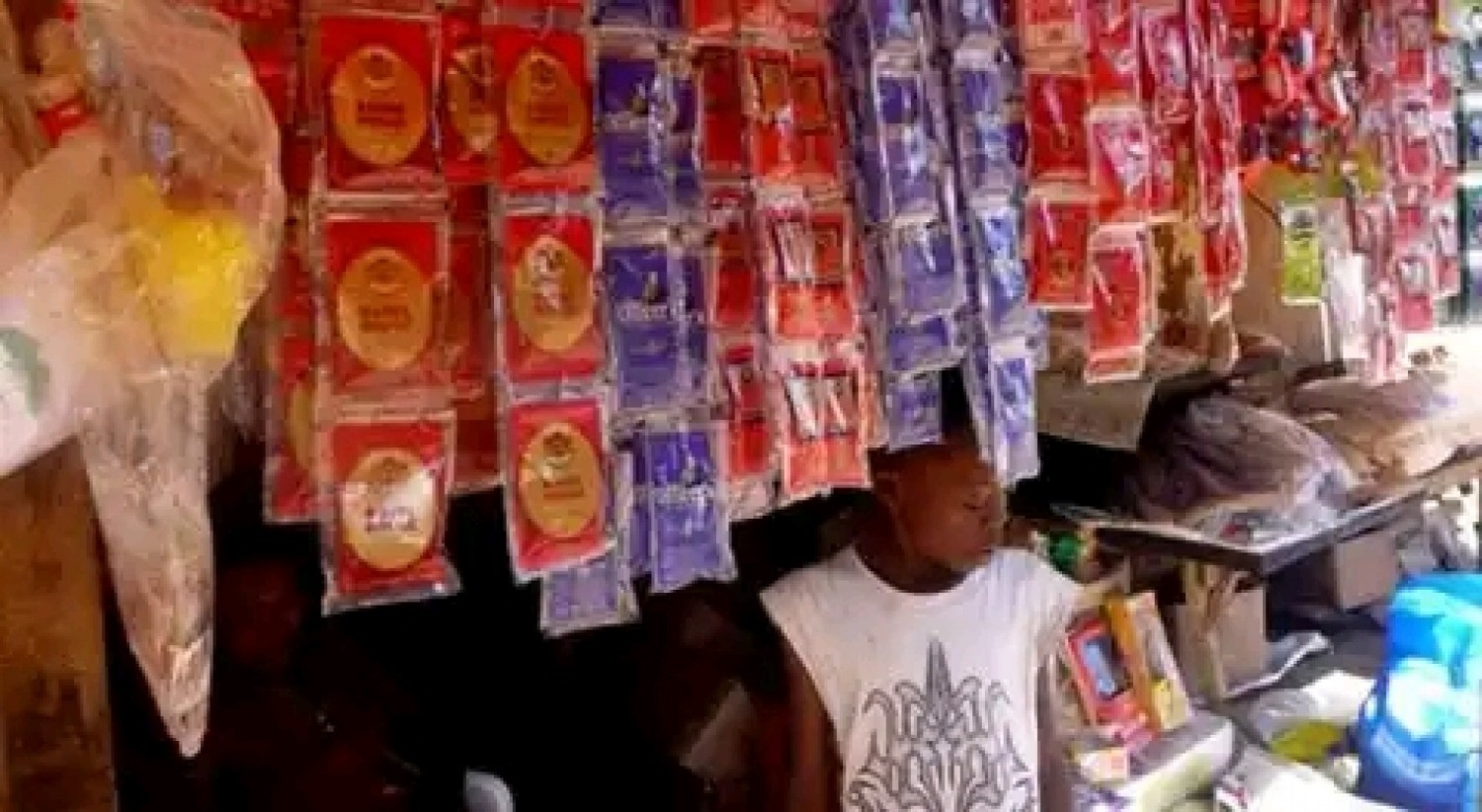 Cameroun : Le gouvernement recule (encore) sur l'interdiction du whisky en sachet, mais jusqu'à quand ?