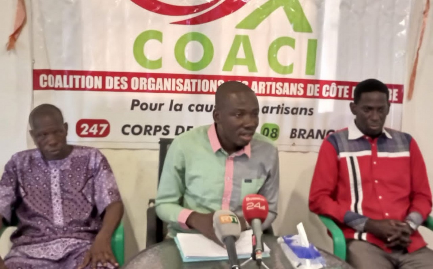 Côte d'Ivoire :   Election à la Chambre des métiers, 460 candidats pour 1024 postes à pouvoir, la COACI exige l'arrêt du processus électoral et interpelle le Chef de l'Etat