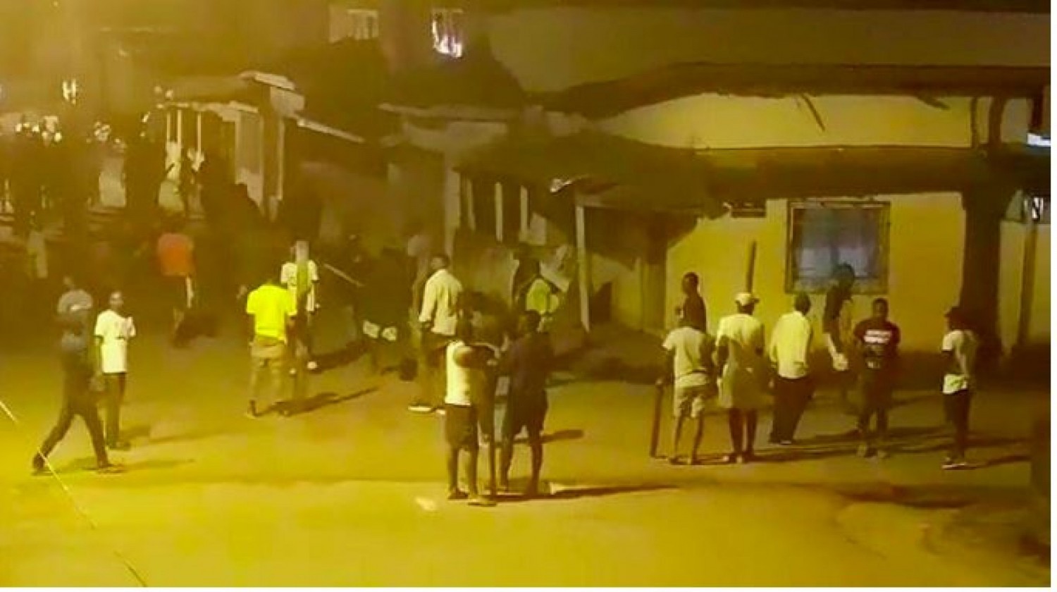 Côte d'Ivoire : Man, l'attaque d'un « grin » entraîne des affrontements entre des bandes de jeunes de différents quartiers, 01 morts et plusieurs blessés graves