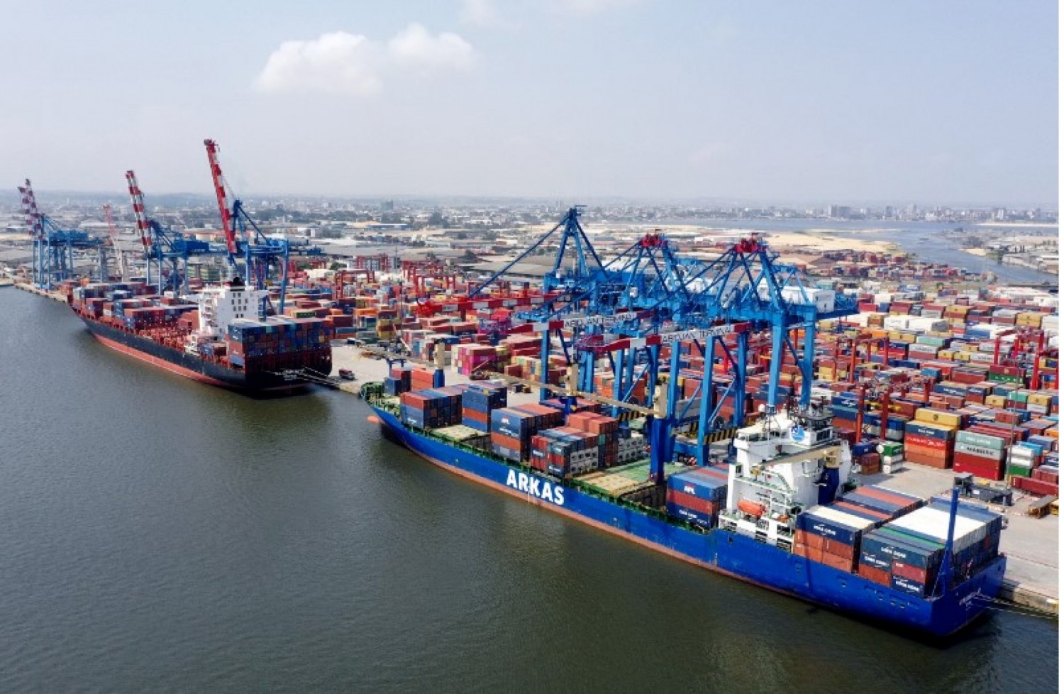 Côte d'Ivoire : Le Port Autonome d'Abidjan (PAA) a réalisé un  trafic global de  28,33 millions de tonnes en 2022 contre 28,31 millions de tonnes en 2021