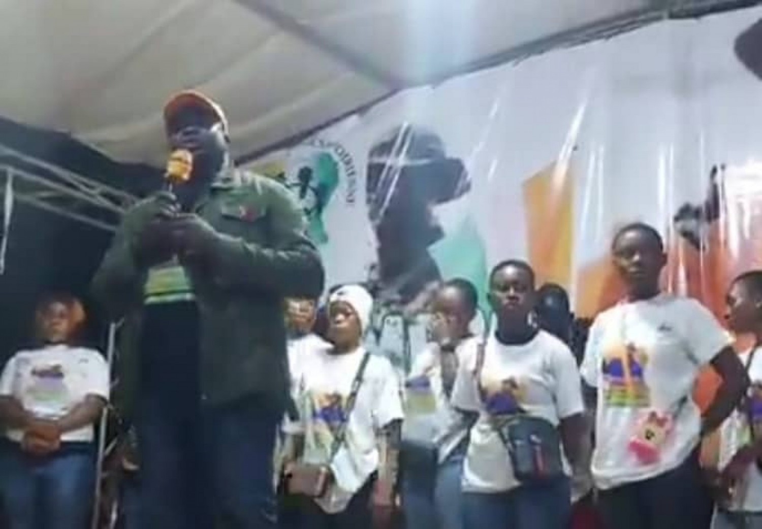 Côte d'Ivoire : Libération des 49 soldats détenus au Mali, avant l'hommage du Parc des Sports, depuis Divo des jeunes lancent un appel à Alassane Ouattara