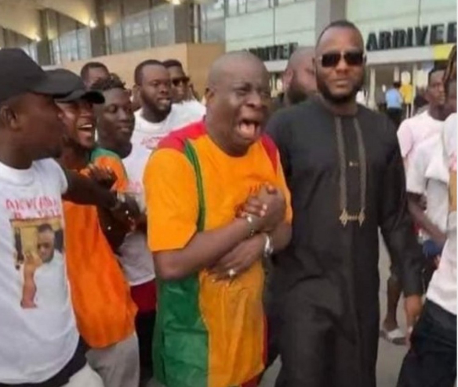 Côte d'Ivoire : Aéroport International de Port Bouët, le Protocole d'Etat de permanence lundi radié pour avoir fait passer le Roi 12-12 au salon Ministériel ?