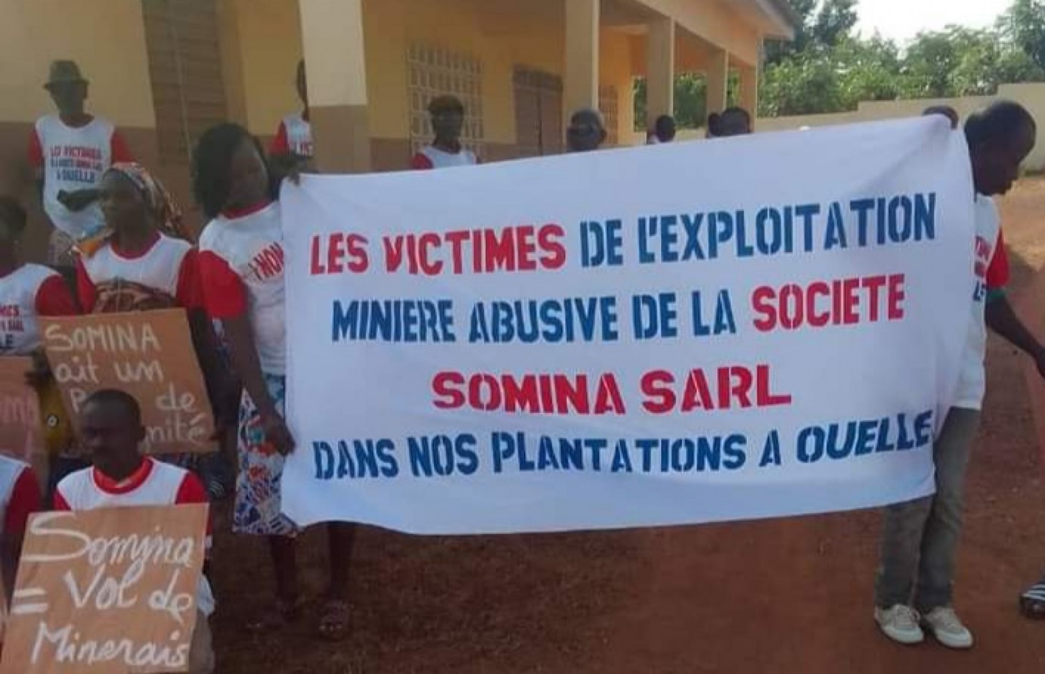 Côte d'Ivoire : Ouéllé, leurs plantations et cimetières détruits par une société minière, des populations font une marche sur la préfecture