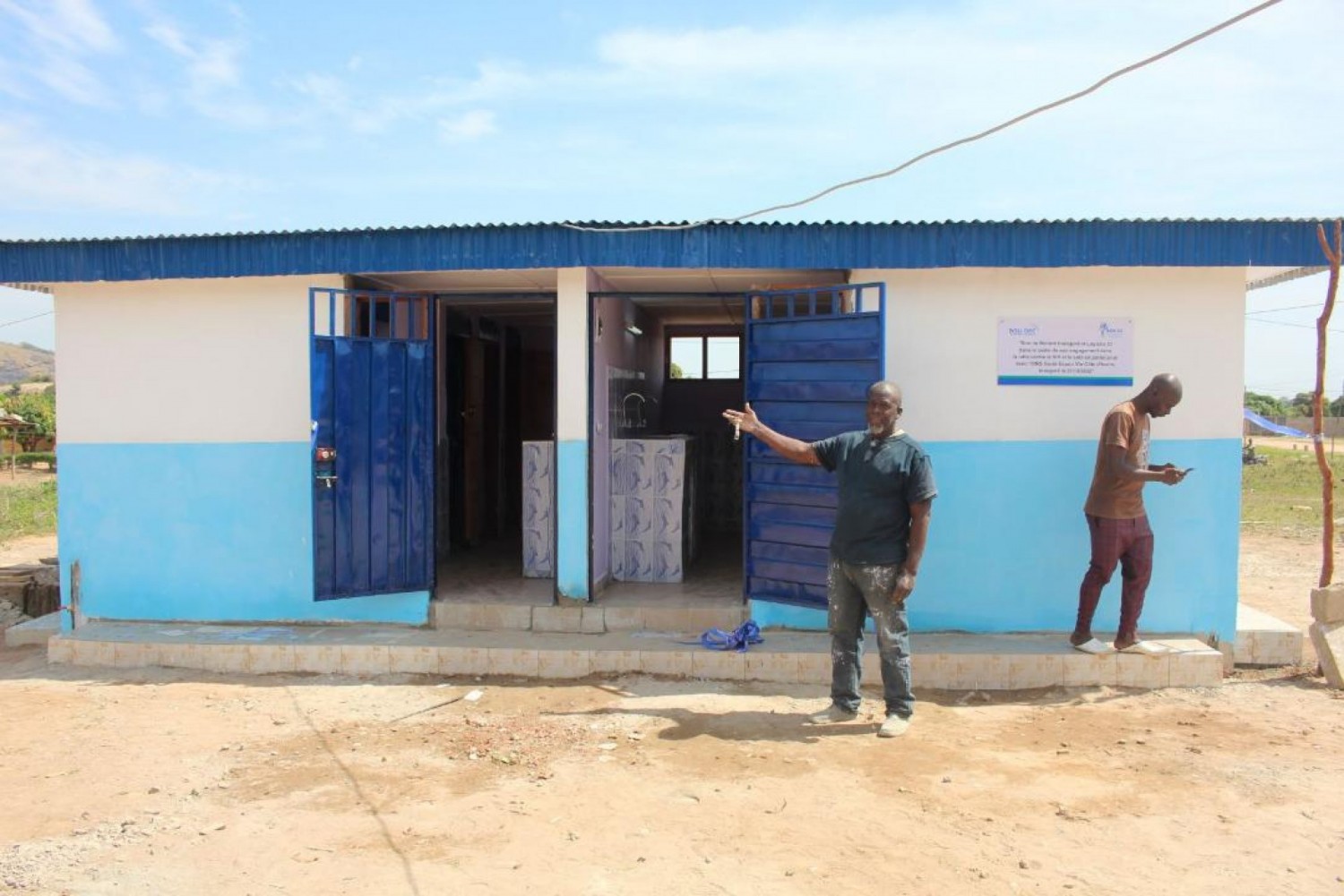 Côte d'Ivoire : Don de latrines et de forages à Diarabana pour faciliter l'accès à l'eau et à l'assainissement